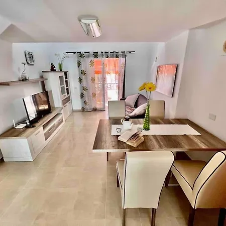 Apartamento Parque Santiago 1, Heated Pool, Americas